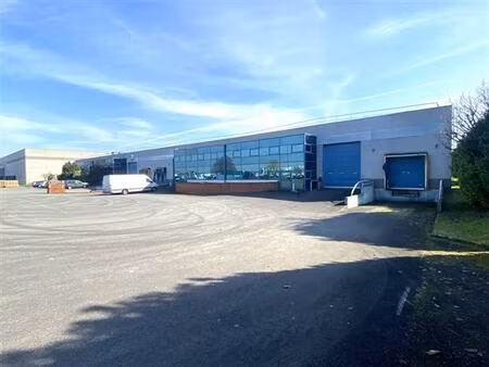 location local d'activités roncq 2 556 m²