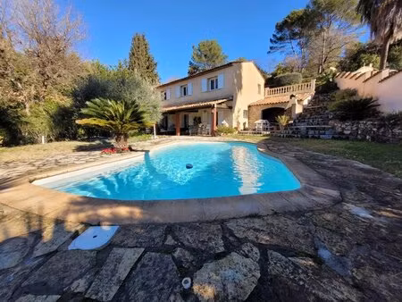 peymeinade  maison 4/5 pièces  terrasse  piscine  terrain