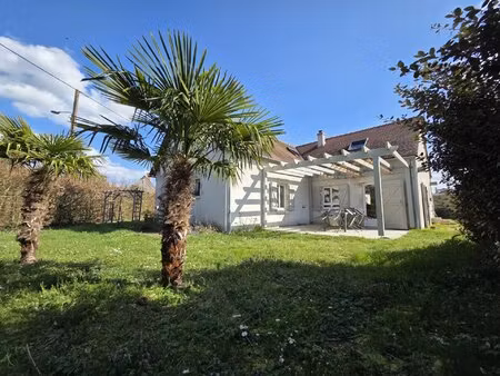 grande maison  beaux volumes  charme de l'ancien