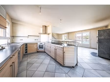 maison familiale  3 chambres  avec piscine – 156 m² habitables + studio à aménager à gevre