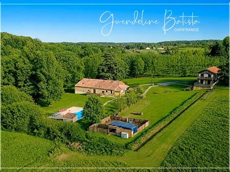 superbe propriété composée d'une maison principale et de 3 gîtes - terrain 1 9 ha avec pis