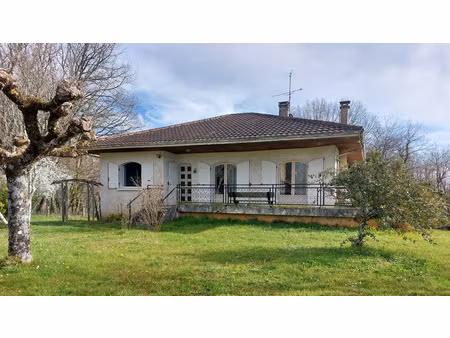 maison 5 pièces 91 m² avec 3 chambres  sous-sol intégral  2 garages et fort potentiel à si