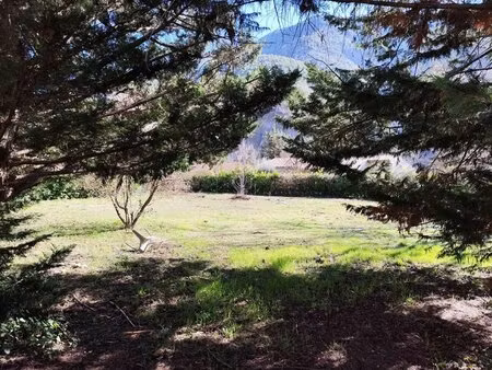 terrain constructible 1105 m²