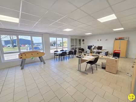 à louer local commercial 90 m² – 1 380 € |duisans
