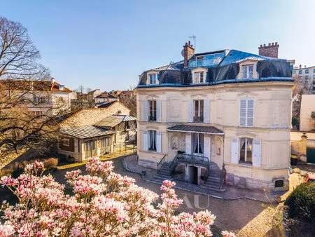 saint-germain-en-laye - an apartment with great potential with id 2886744594