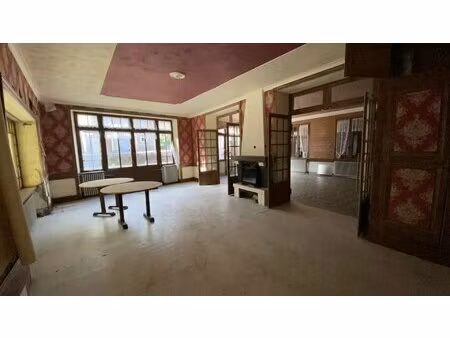 immeuble commercial et résidentiel