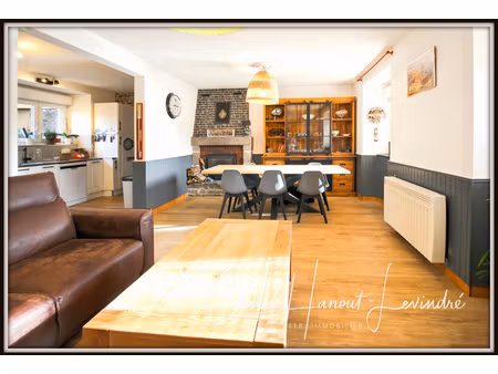 pleine-fougeres - centre bourg - propriété 100 m² (potentiel 240 m²) en pierre avec dépend