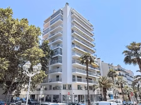 appartement 2 pièces 47.30 m2 toulon haute ville+ balcon 9 50 m2 au 5ème étage avec...