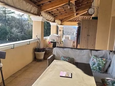 appartement lumineux 3 chambres  grande terrasse