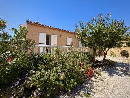 villa de plain pied  3 chambres avec belle parcelle de terrain