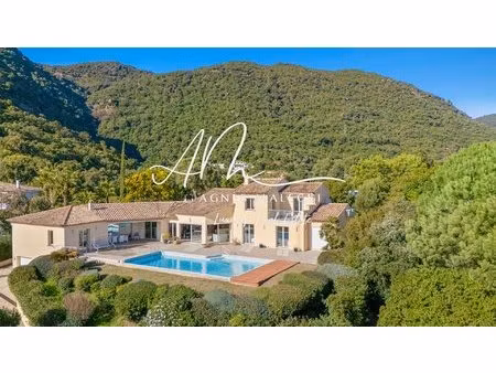 hors du temps avec splendide vue mer et terrain plat