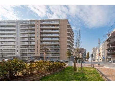 zongericht appartement met één slaapkamer en slaaphoek.