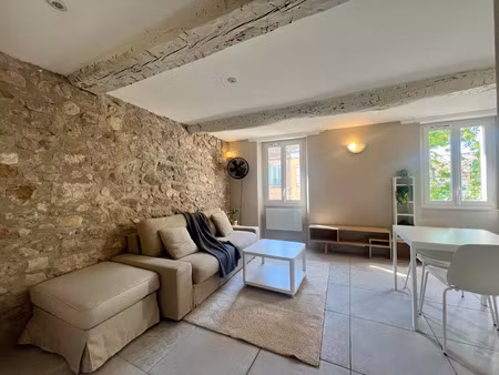 location appartement 1 pièce 23 m² à puget-ville (83390)