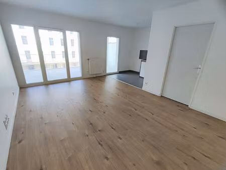 location appartement 1 pièce 38 m² à reims (51100)