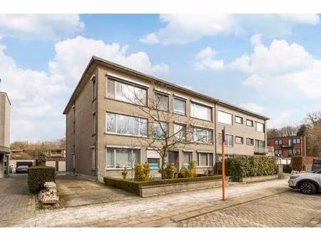 mooi appartement met terras en veel lichtinval met 2/3 slaapkamers