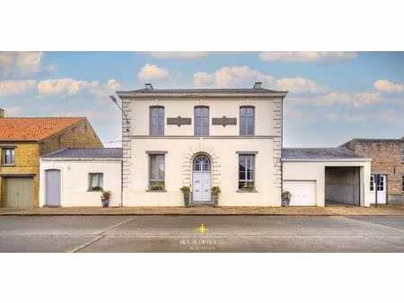 karaktervolle directeurswoning in voormalige gemeenteschool (1868) – mogelijkheid vergunba