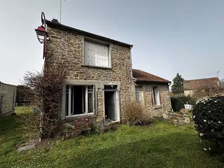 authentique maison en pierre au coeur de crozant