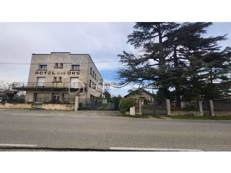immeuble mixte de 900 m² à romans-sur-isere