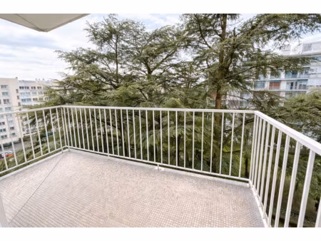 location appartement 2 pièces 47 m² à saint-étienne (42100)