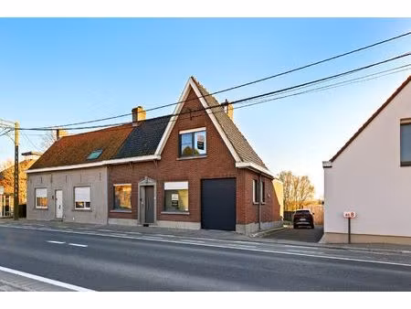 halfopen bebouwing met landelijke verzichten & 4 slaapkamers