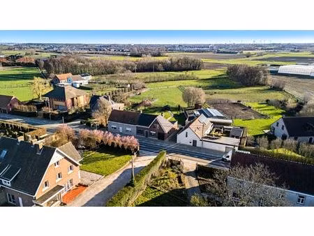 halfopen bebouwing met landelijke verzichten & 4 slaapkamers