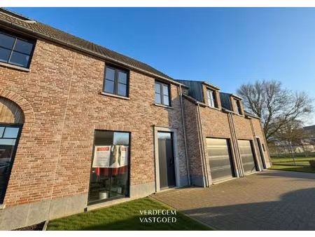 prachtige woning in landelijke stijl met 5 slaapkamers in rustig woonerf