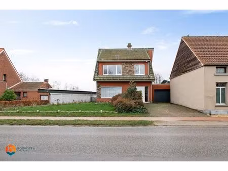 te renoveren woning met 3 slpkrs en grote tuin (1140 m²) te lier