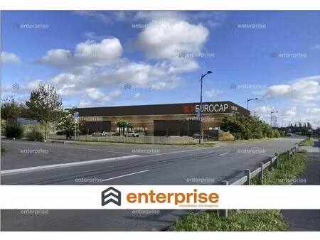 location local commercial