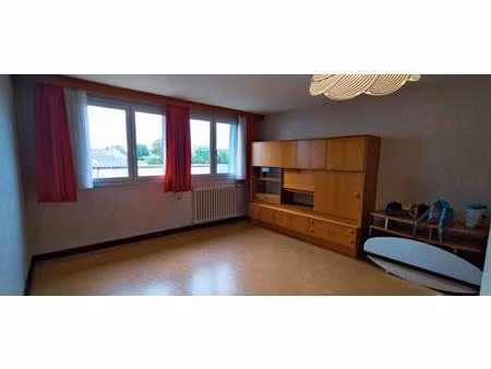 bel appartement de 104 m² proche des commodités à nevers