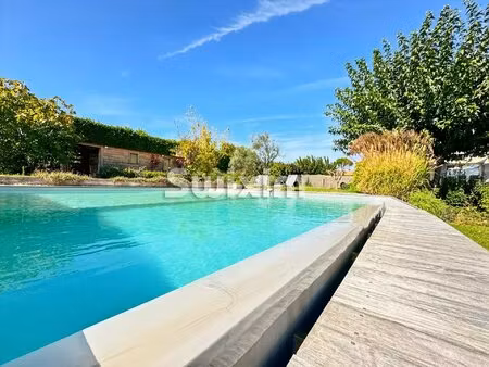 maison avec piscine et beau terrain !