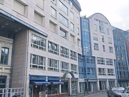 location local professionnel 1 007m²