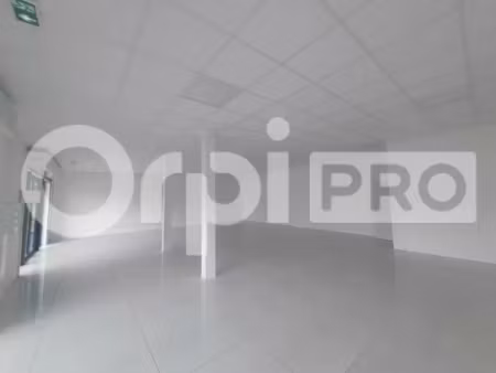 local commercial a louer