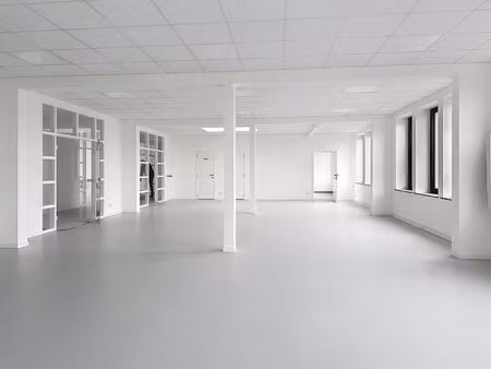 activiteits- of opslagruimte op een toplocatie nabij de a12