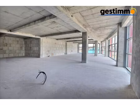 location local commercial 192m² cayenne 97300