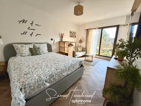 t1 bis 27m2 en rez-de-jardin avec cour et parking – côte de grâce  equemauville (14600)