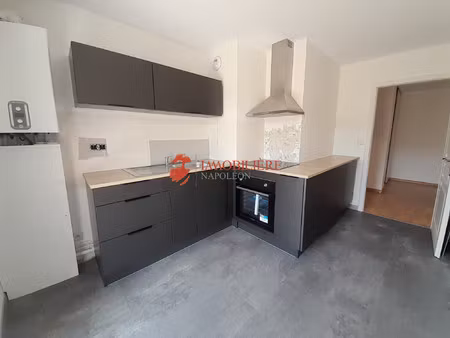 beau trois pièces avec balcon