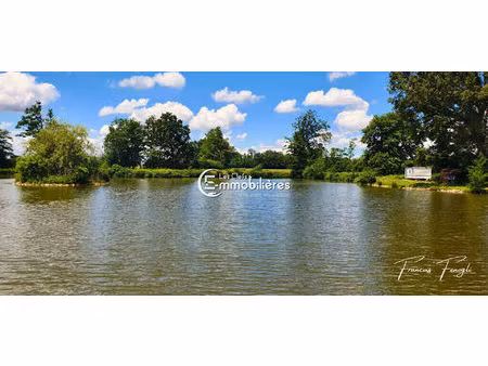 en exclusivite etang de plus de 10000 m2
