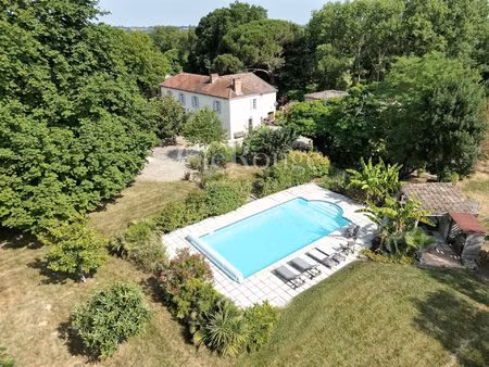 proche de sauveterre de guyenne - belle maison en pierre avec parc arboré  piscine et...