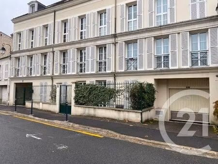 location parking fontainebleau 77300