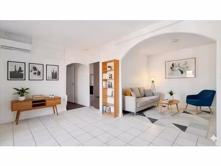 appartement de 1 pièce de 160 m² situé à béziers