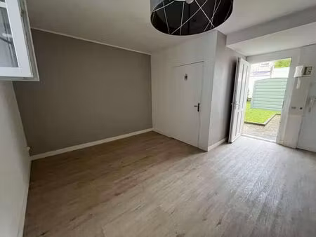 location local commercial 2 pièces  50.02m²  meaux