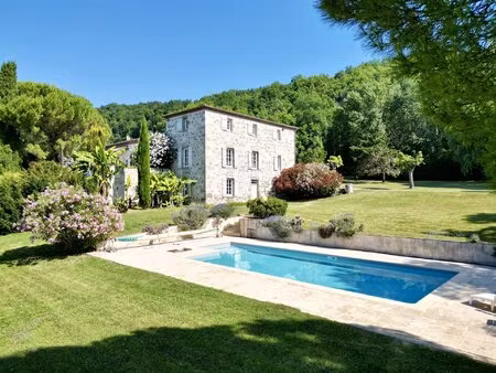 proche d'agen - élégante maison de maître de 5 chambres  piscine et vue imprenable avec 16