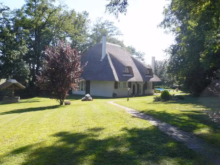 maison de 175 m2 habitable  sur sous-sol  implantée sur 4460