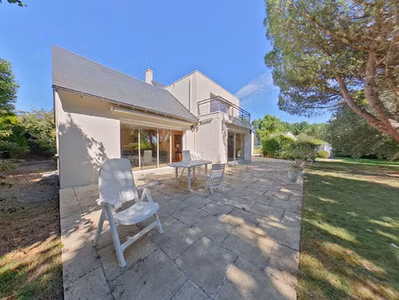 maison d'architecte - saint antoine du rocher - 198.61 m²