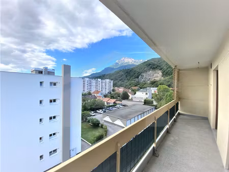 seyssinet -12 rue lafontaine 2p+c. terrasse. ascenseur. plac