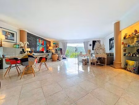 villa 182m² - 4 pièces - 3 chambres - terrain 1 500 m²