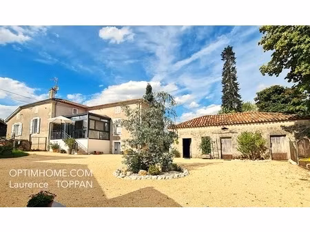 corps de ferme en pierre a penne d'agenais (47)