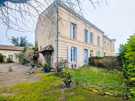 maison ancienne avec espace parking et gîte