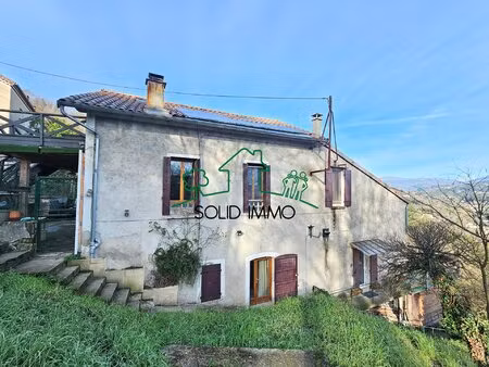 maison entièrement rénovée avec trois appartements