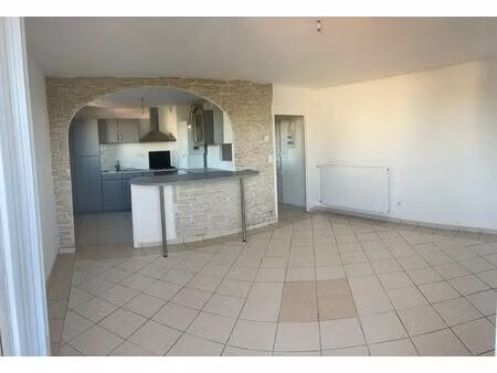 location appartement 3 pièces 71m2 tarbes 65000 - - surface privée